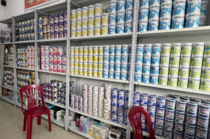 Kệ trưng bày cho shop cửa hàng sữa tại Hà Nội