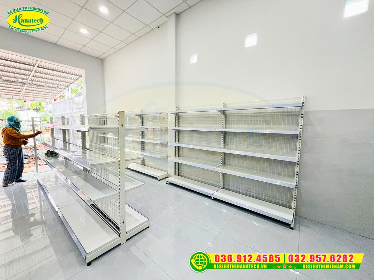 Setup kệ siêu thị cho cửa hàng tiện lợi tại Hậu Giang