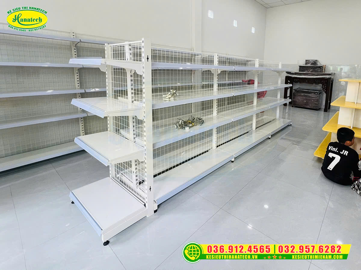 Setup kệ siêu thị cho cửa hàng tiện lợi tại Hậu Giang
