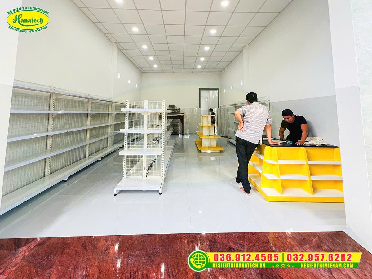 Setup kệ siêu thị cho cửa hàng tiện lợi tại Hậu Giang