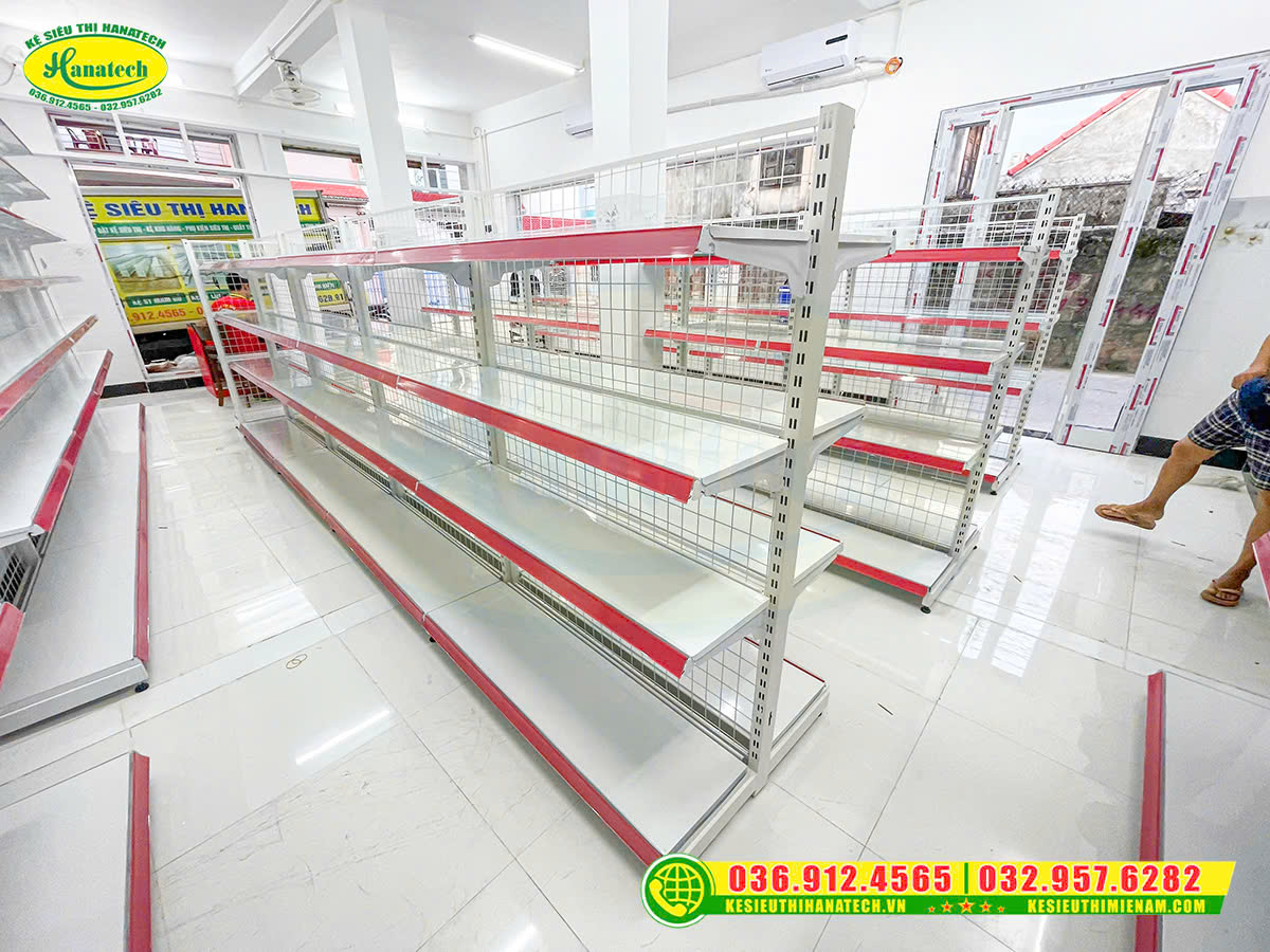 Lắp đặt kệ cửa hàng tiện lợi tại Nha Trang