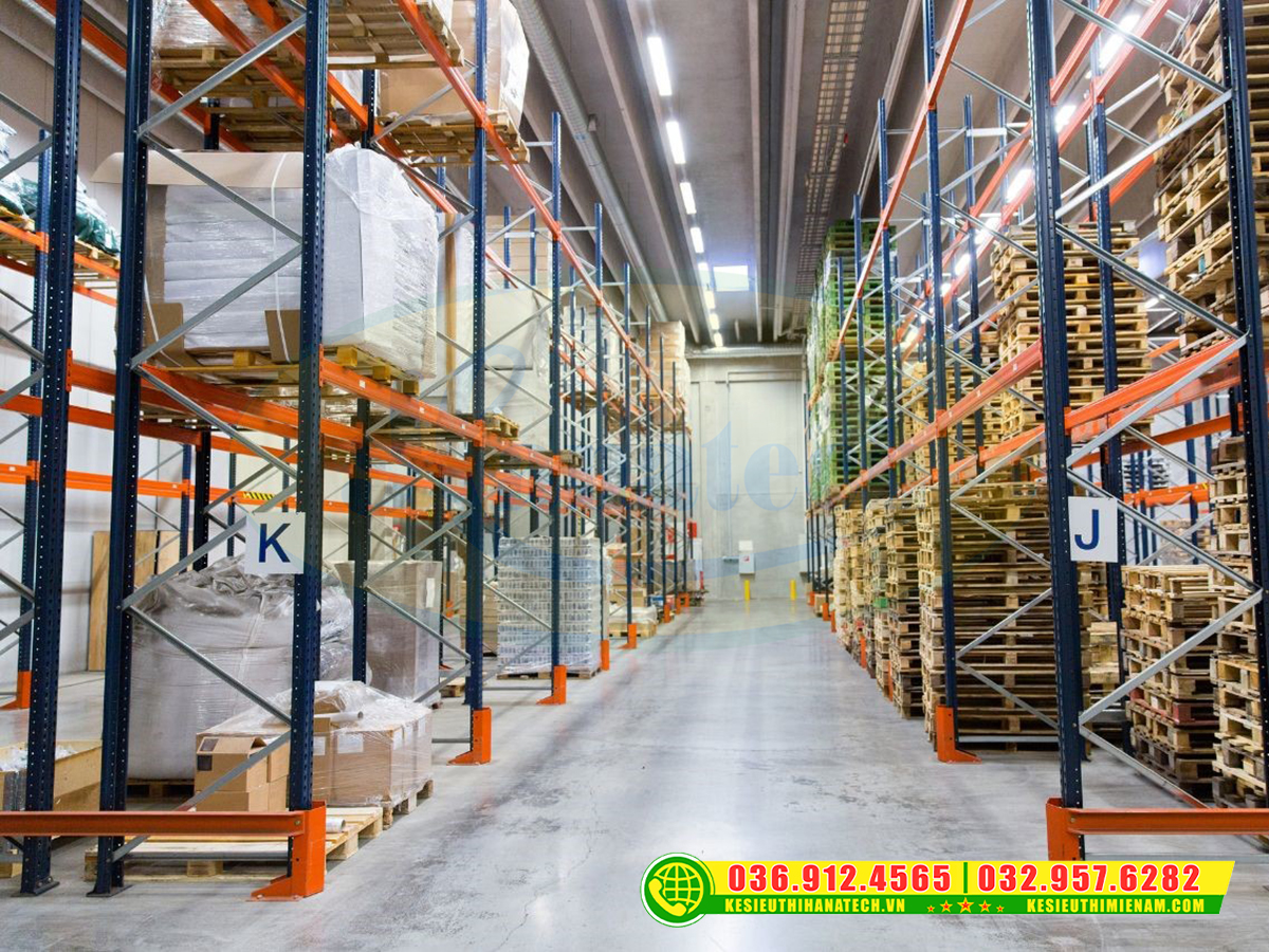 Kệ sắt kho chứa hàng chuẩn kỹ thuật cho kho hàng tại Gia Lai do Hanatech triển khai