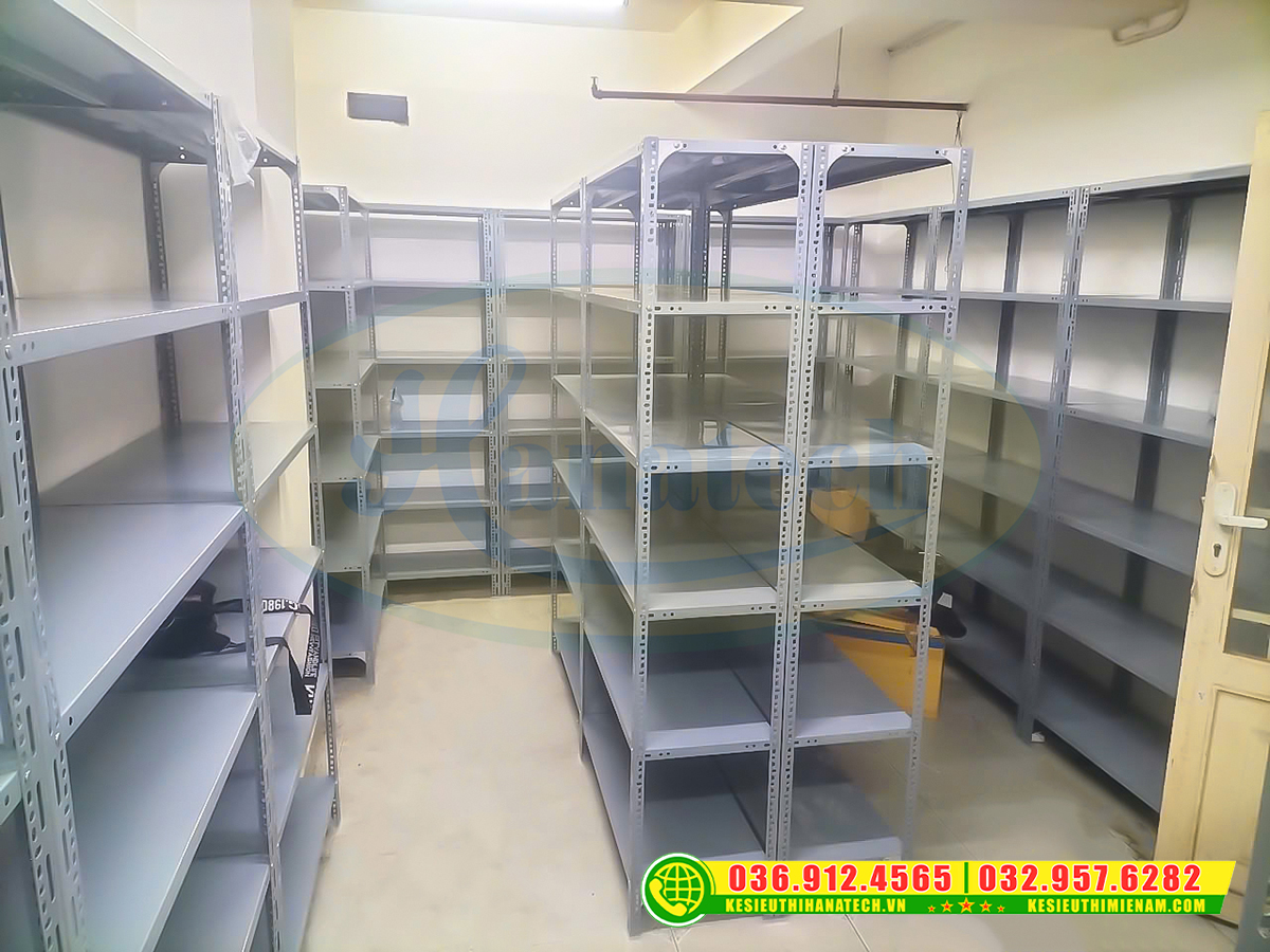 Kệ sắt kho chứa hàng chuẩn kỹ thuật cho kho hàng tại Gia Lai do Hanatech triển khai