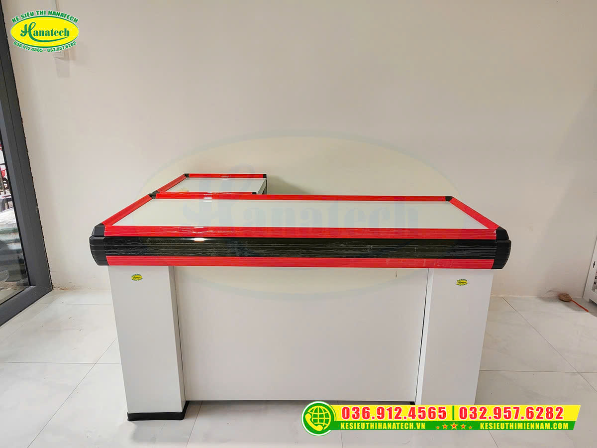 Bàn thu ngân siêu thị sắt Hà Nội
