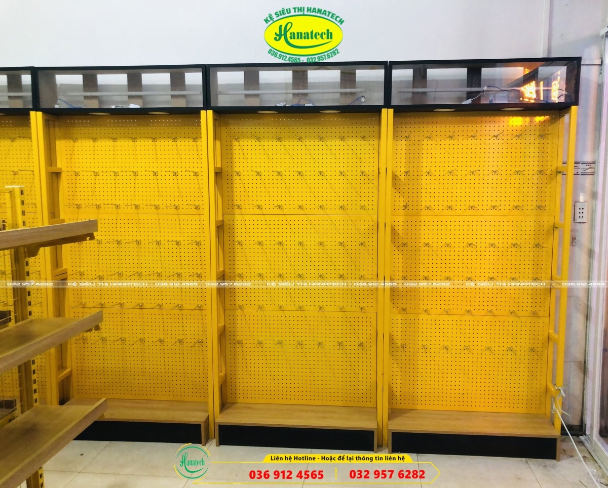 Tủ kệ trưng bày phụ kiện điện thoại kết hợp móc treo tại Hà Nội