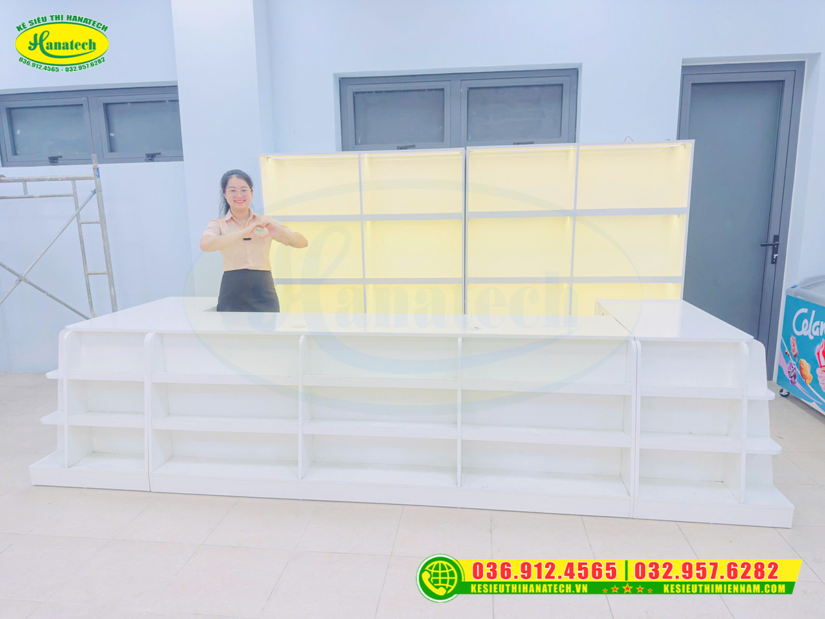 Kệ trưng bày căn tin tại TPHCM