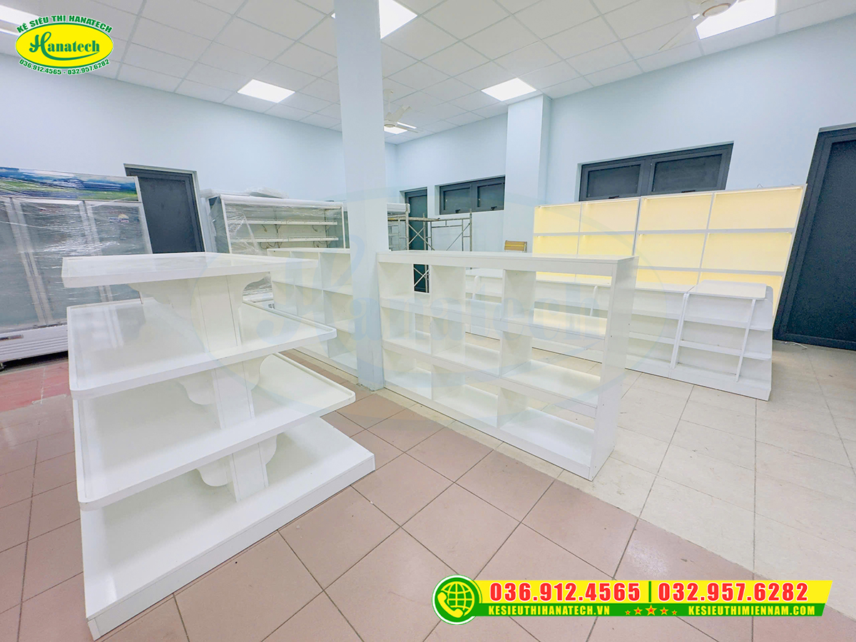 Kệ trưng bày căn tin tại TPHCM